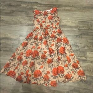 Stunning Romantic Rose Floral Midi Dress
Size - Medium